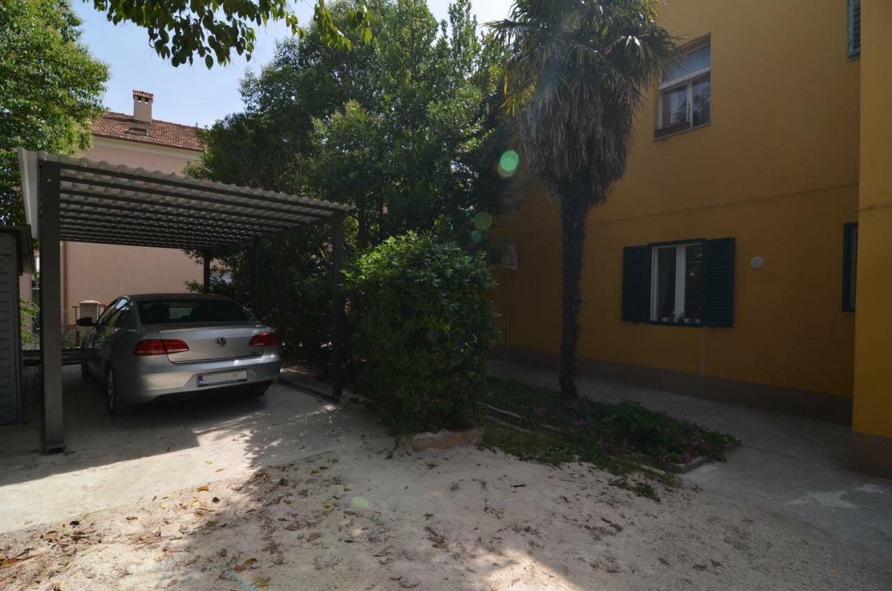 Apartment Zara Sun Екстериор снимка